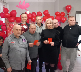 Udział mieszkańców Domu w zabawie walentynkowej.