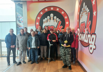 Mieszkańcy Domu w kręgielni.