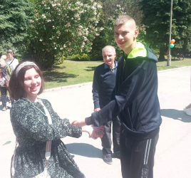 Mieszkańcy Domu na zabawie majówkowej w DPS w Bejscach.