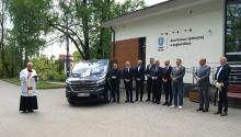 Poświęcenie nowego samochodu w DPS w Łagiewnikach.