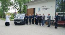 Poświęcenie nowego samochodu w DPS w Łagiewnikach.