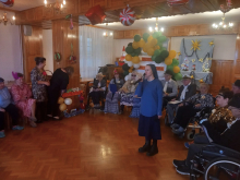 Zabawa karnawałowa w DPS w Kurozwękach.