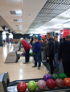 Wyjazd mieszkańców Domu na kręgle.