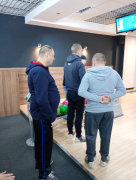 Wyjazd mieszkańców Domu na kręgle.