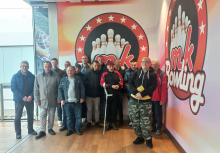 Mieszkańcy Domu w kręgielni.