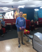 Mieszkańcy Domu w kręgielni.