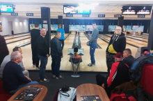 Mieszkańcy Domu w kręgielni.