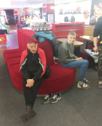 Mieszkańcy Domu w kręgielni.