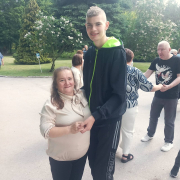 Mieszkańcy Domu na zabawie majówkowej w DPS w Bejscach.