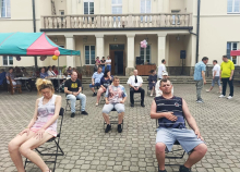 Mieszkańcy Domu na majówce w DPS w Słupi.