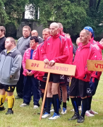 Drużyna z naszgo Domu na Turnieju Piłki Nożnej w Gnojnie.