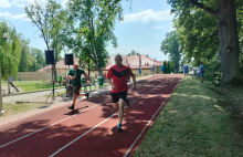 Nasi mieszkańcy na olimpiadzie lekkoatletycznej w DPS w Zgórsku.